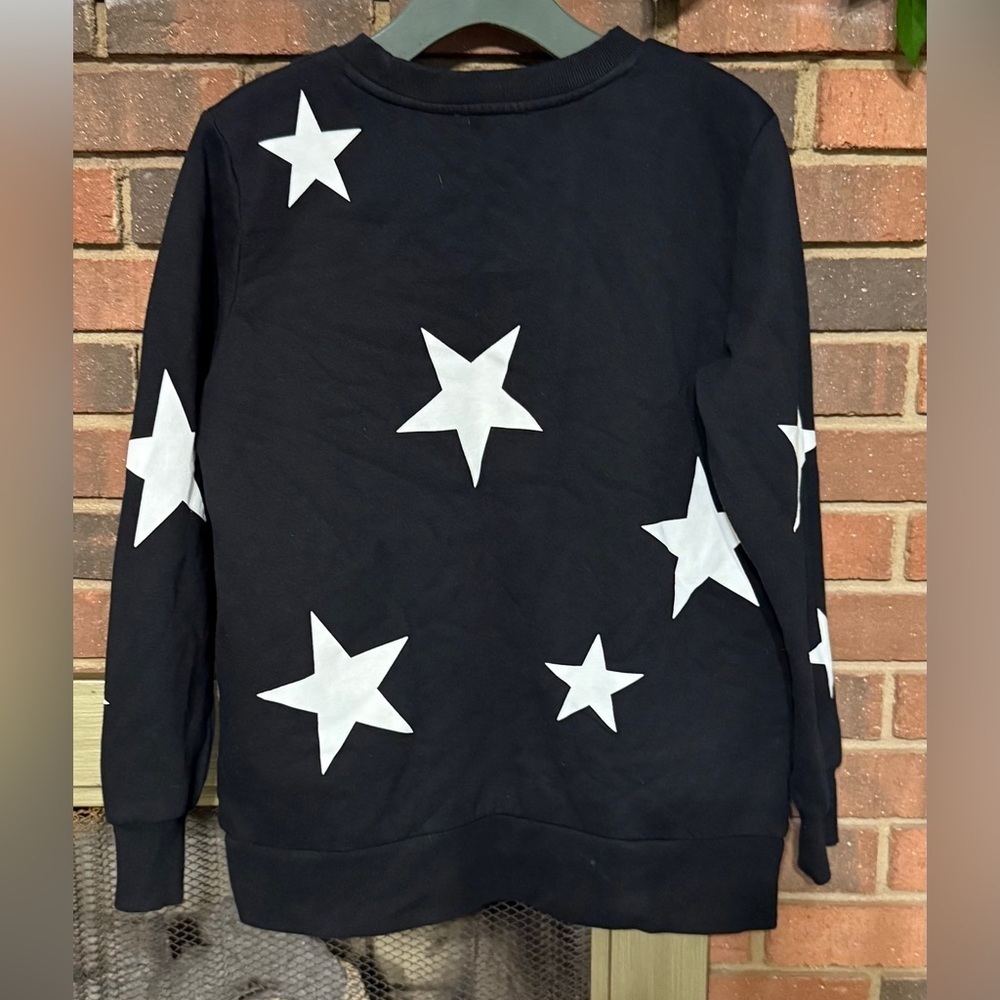 #20)  Zenana sweatshirt Size M - Picture 2 of 5